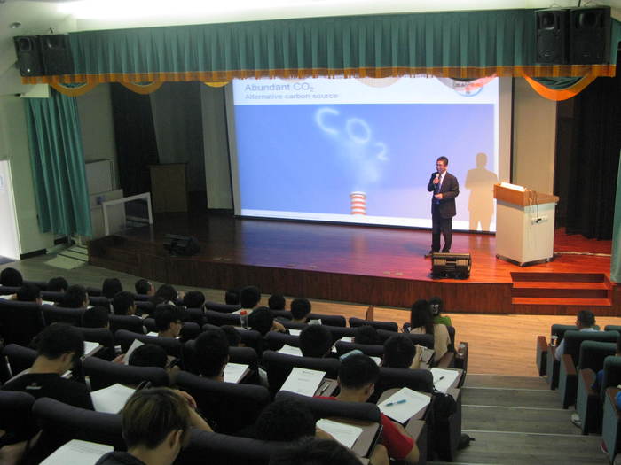 103.10.29 系學術演講圖片