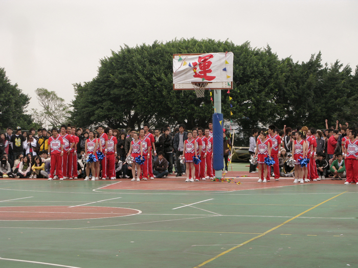 2009 校慶運動會啦啦隊圖片