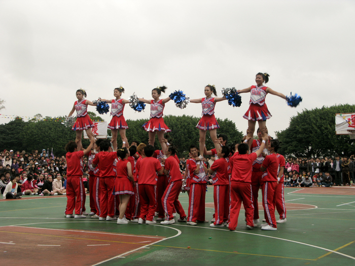2009 校慶運動會啦啦隊圖片