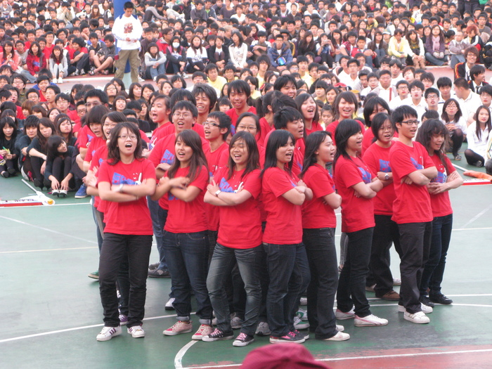 2010 校慶運動會進場表演圖片
